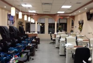 Nail Salon in Roseville